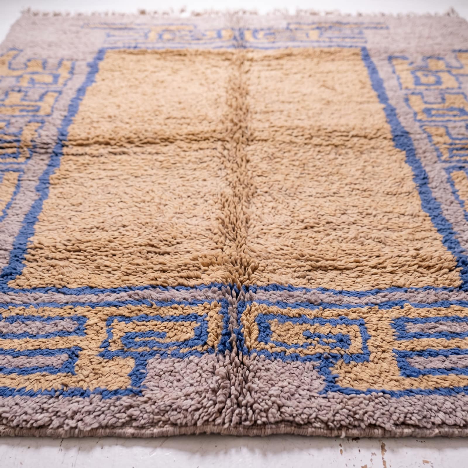 A-picture-showing the-texture-in-the center-of -the carpet Handwoven Beni Ourain Rug, Geometric Wool Moroccan Carpet, Light Blue Grey Mustard