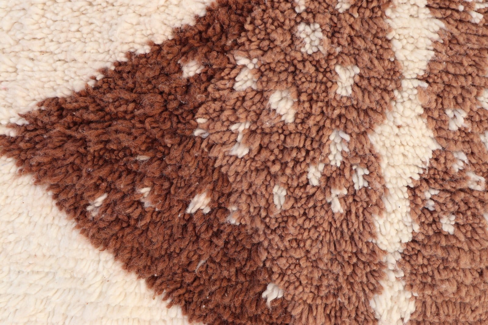 IMG_6662 Handwoven Wool Azilal Rug – Cream Berber Carpet with Brown Accents
