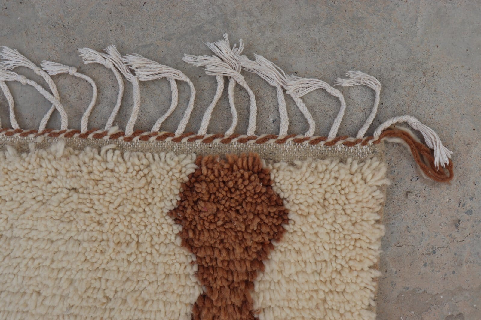 IMG_6663 Handwoven Wool Azilal Rug – Cream Berber Carpet with Brown Accents