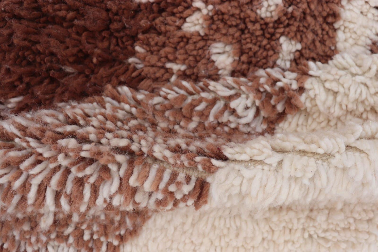 IMG_6668 Handwoven Wool Azilal Rug – Cream Berber Carpet with Brown Accents