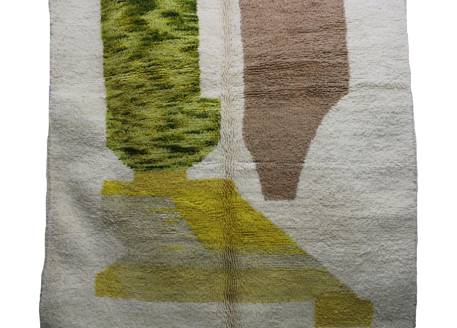 handmade-moroccan-rug-living-room Entire Moroccan wool rug with white background and earthy green, brown, and yellow tones.