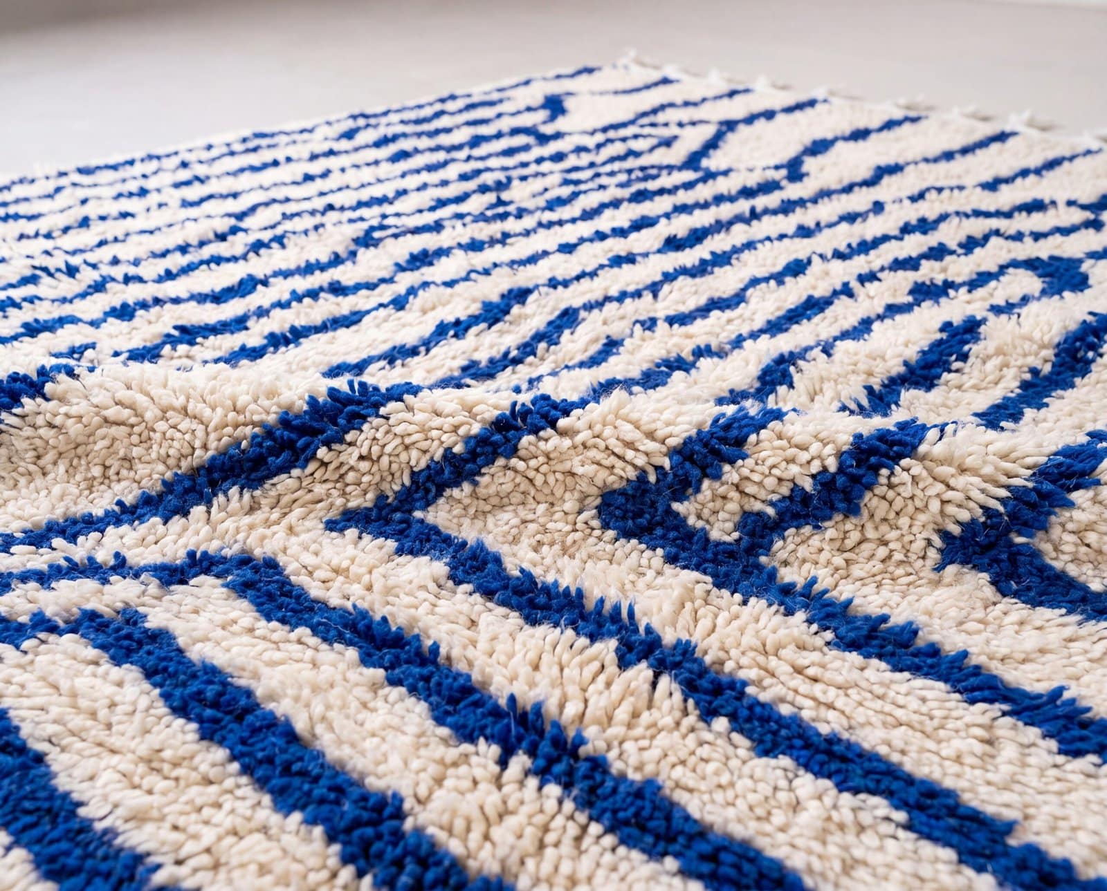 luxury-moroccan-area-rug-minimalist-blue-striped-rug Contemporary Beni Ourain Rug – Luxury Moroccan Ivory Blue Stripe Area Rug