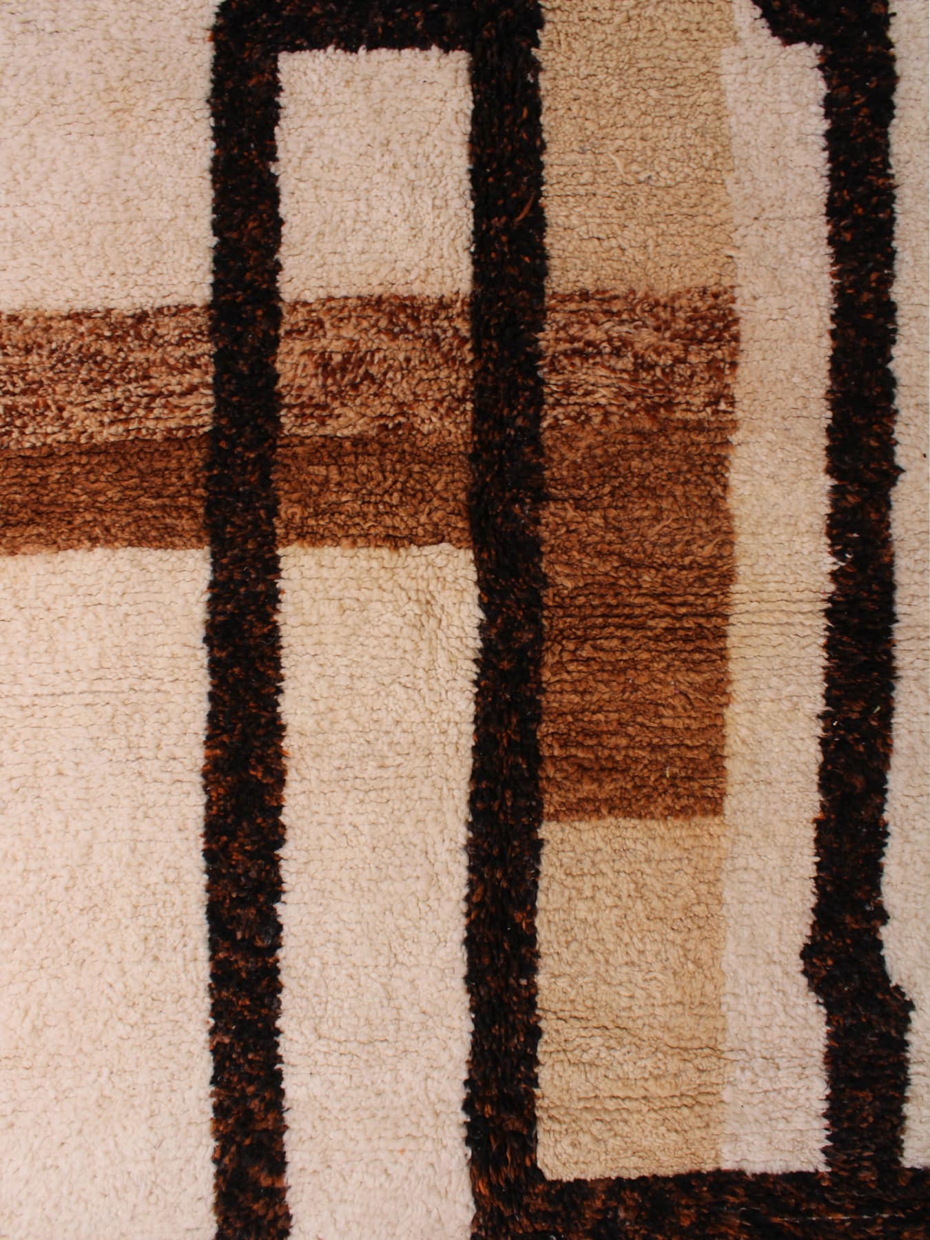 handmade-brown-moroccan-area-rug Brown Beni Ourain Moroccan rug made from natural wool top view