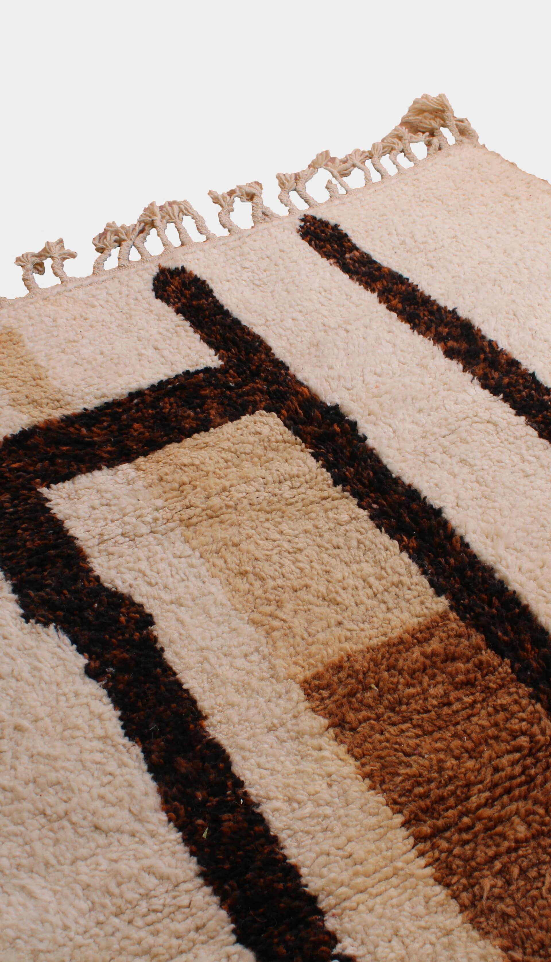 brown-berber-moroccan-area-rug Earthy brown Moroccan wool rug for boho home decor top view